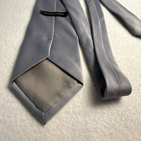 Geoffrey Beene Neck Tie Solid Gray 100% Polyester 60" X 4" - Picture 4 of 8
